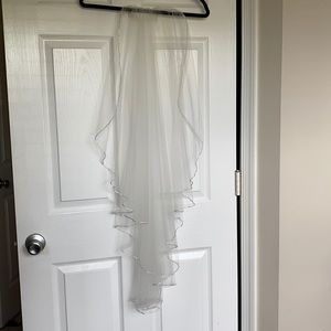 Bridal veil with single comb. Diamond sparkle trim